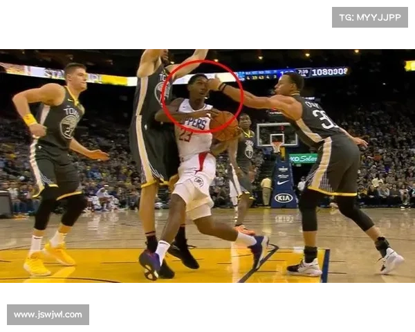 NBA有一种防守叫“戳眼”Or“封眼” NBA有一种防守叫“戳眼”Or“封眼”